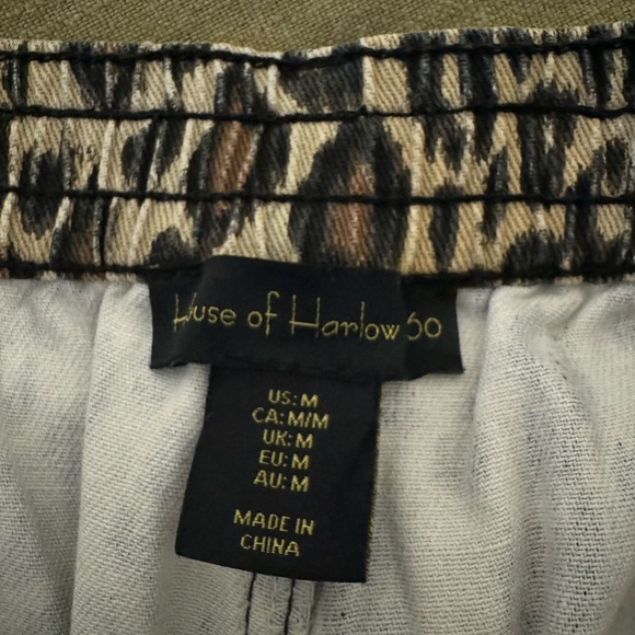 Cheetah wide leg Jeans - Picture 5 of 6